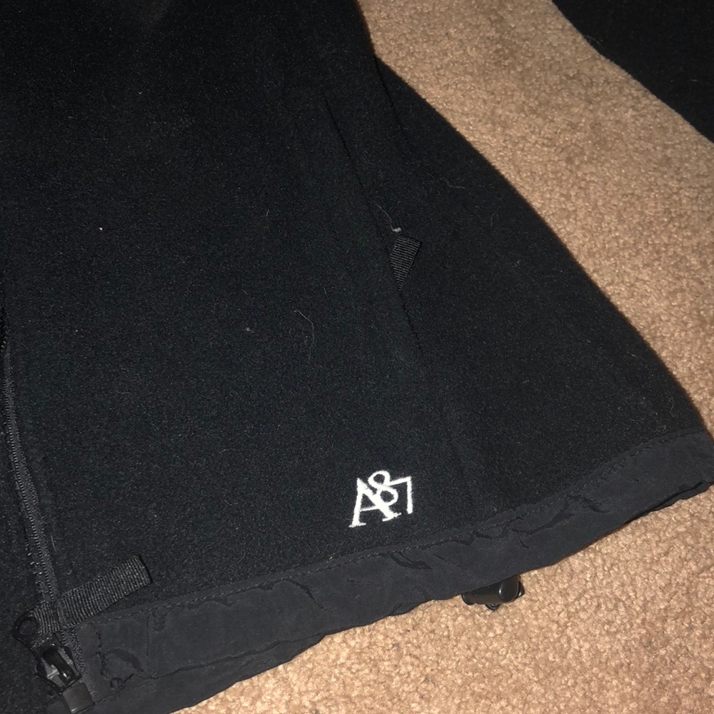 ♥️Black Fleece - Picture 4 of 4